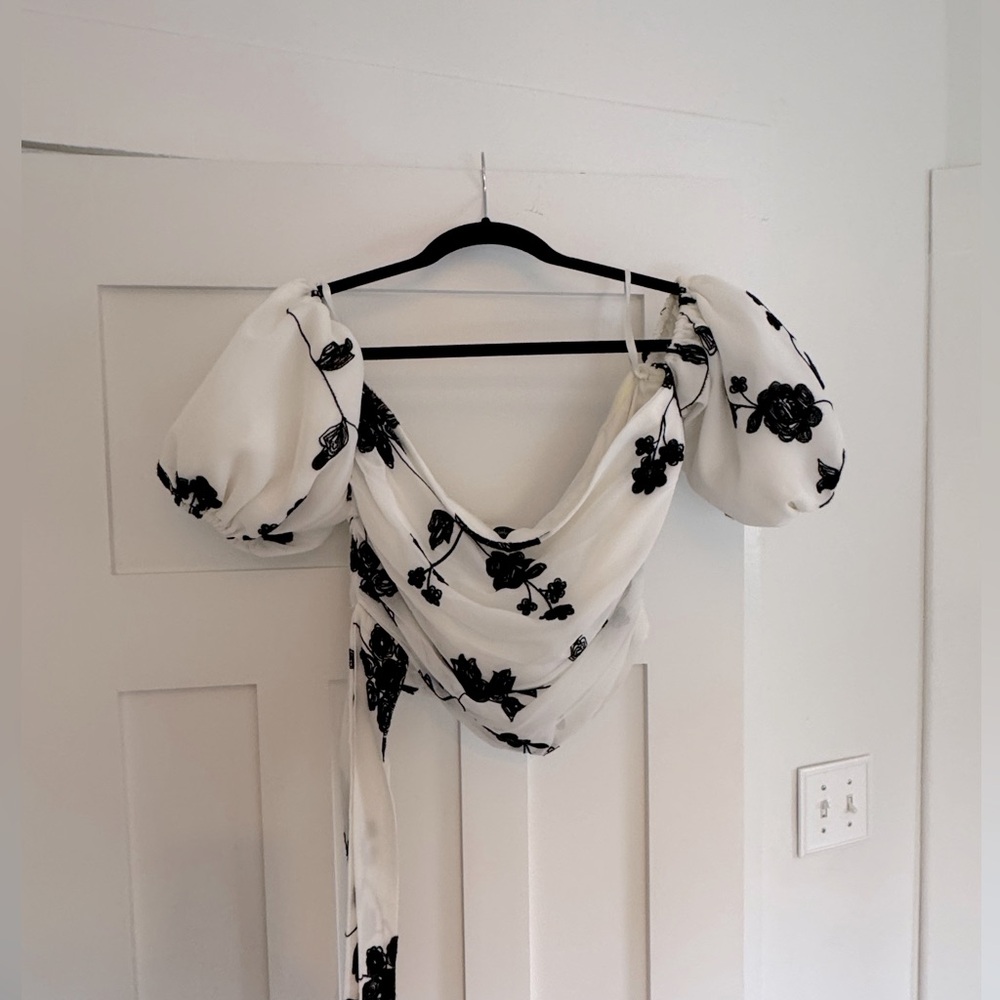 House of Harlow x Revolve Embroidered, Puff Sleeve Crop Top